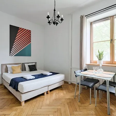 Urbannestgroup - Marszalkowska 140 شقة وارسو